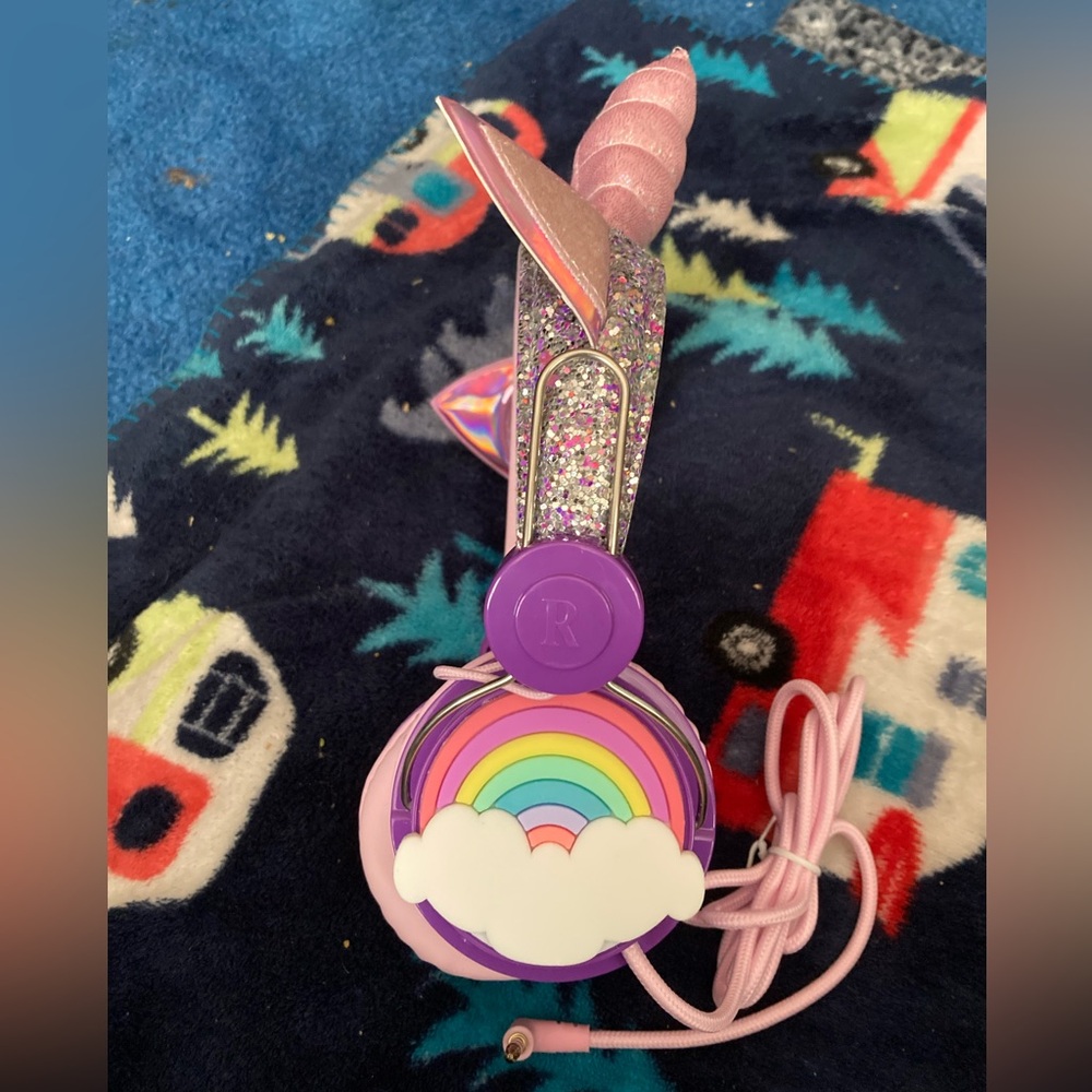 Pair of Kids Headphones BRAND NEW NEVER USED - Picture 8 of 11